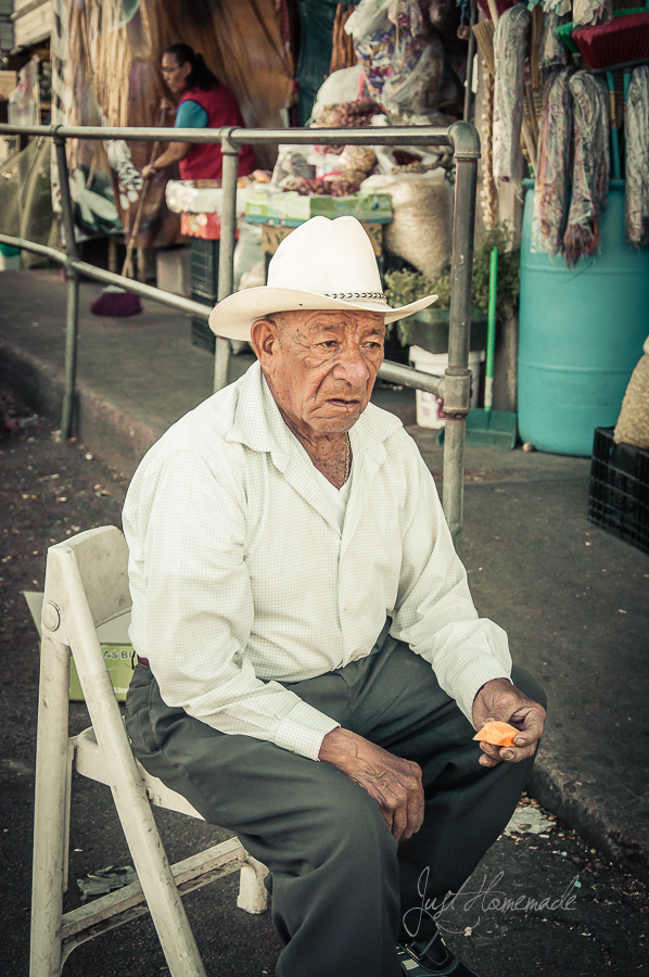 Caninos - mexican food vendor